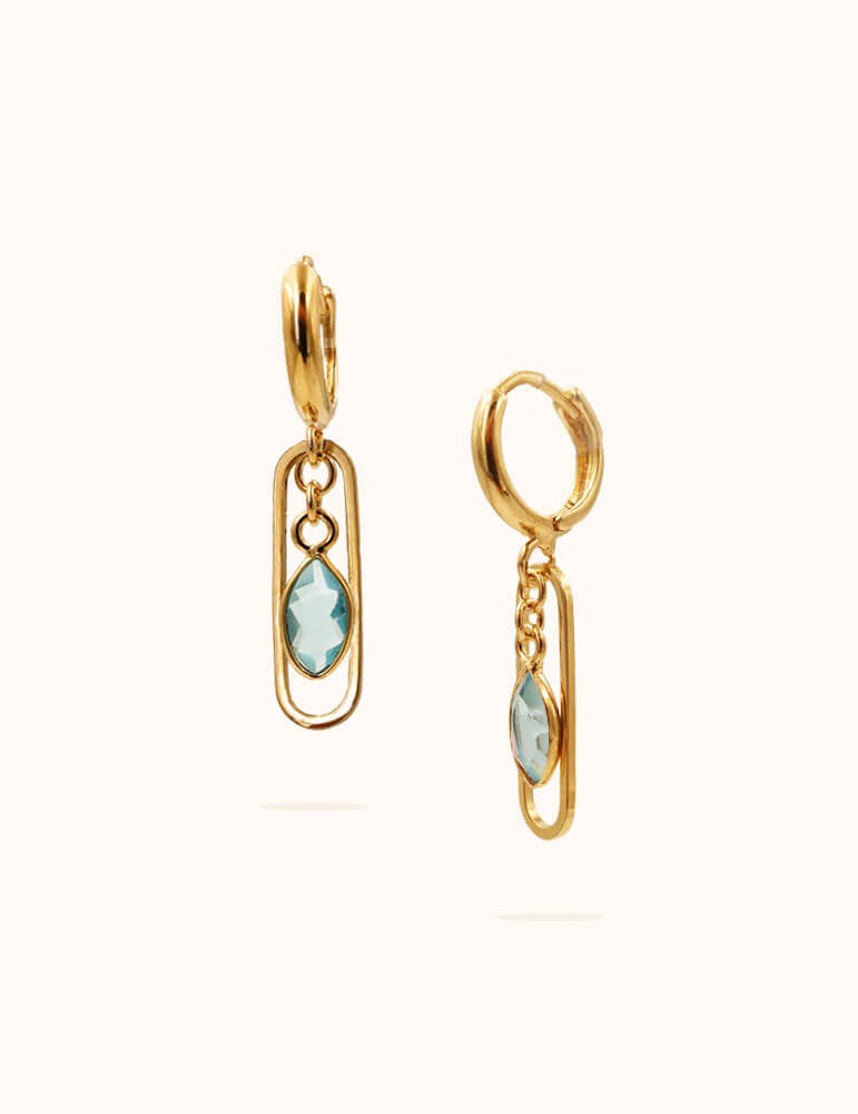 Boucles d’oreilles plaqué or avec topaze bleue – Melina Aloe Bijoux